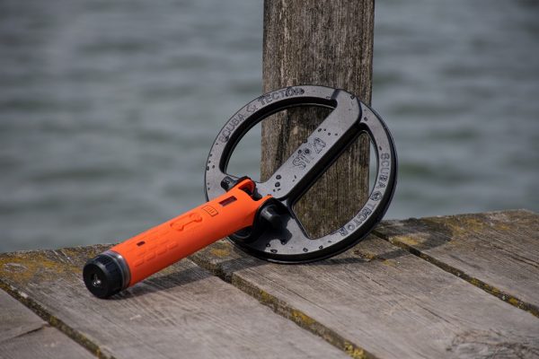 scuba-tector-pro-ypobryxios-anixneutis-metallou-stp20