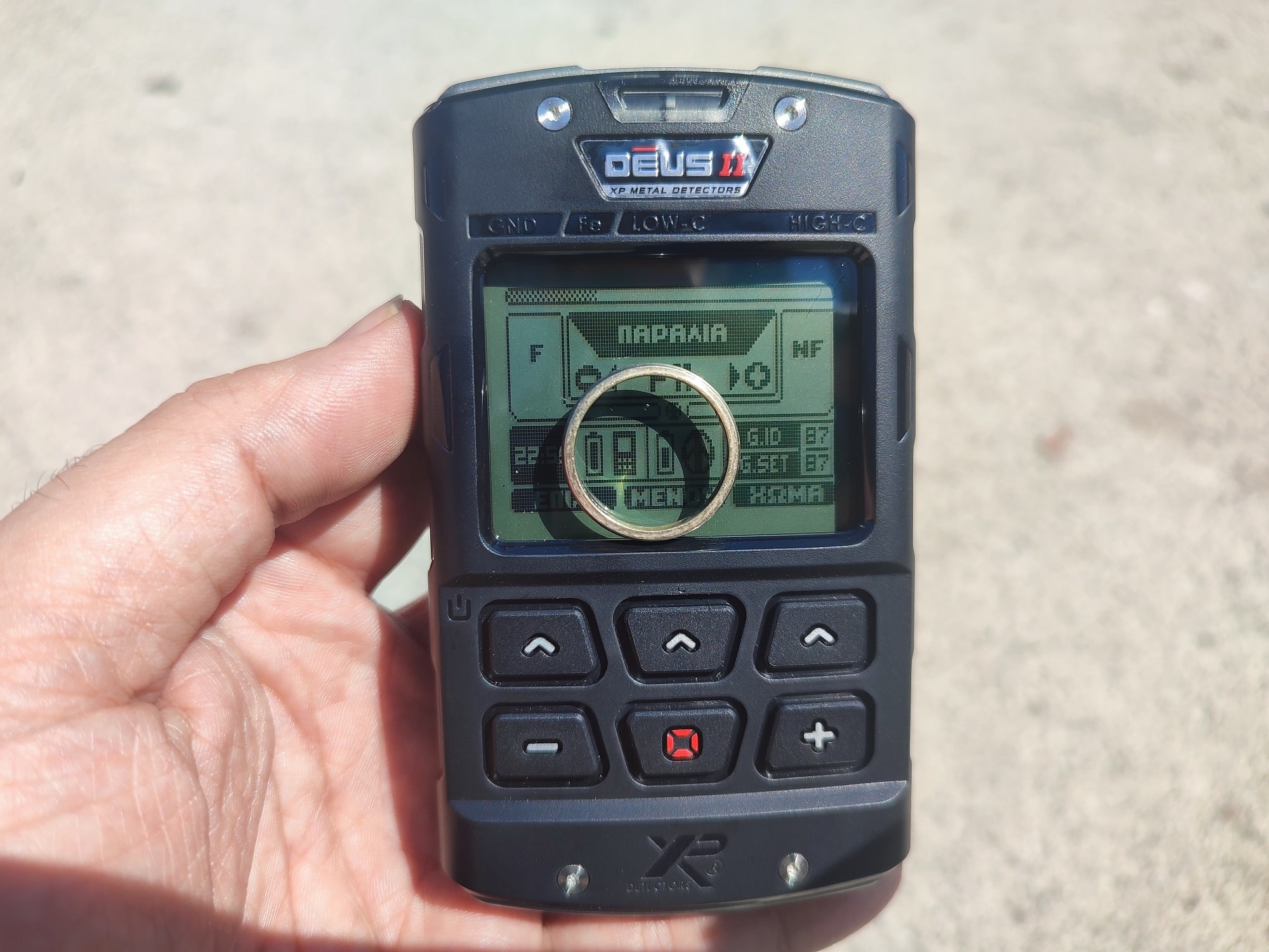 anixneyths-metallon-xp-deus-2-briskei-xamenh-xrysh-bera-sth-kypro-min anixneyths-metallon-xp-deus-2-briskei-xamenh-xrysh-bera-sth-kypro-min